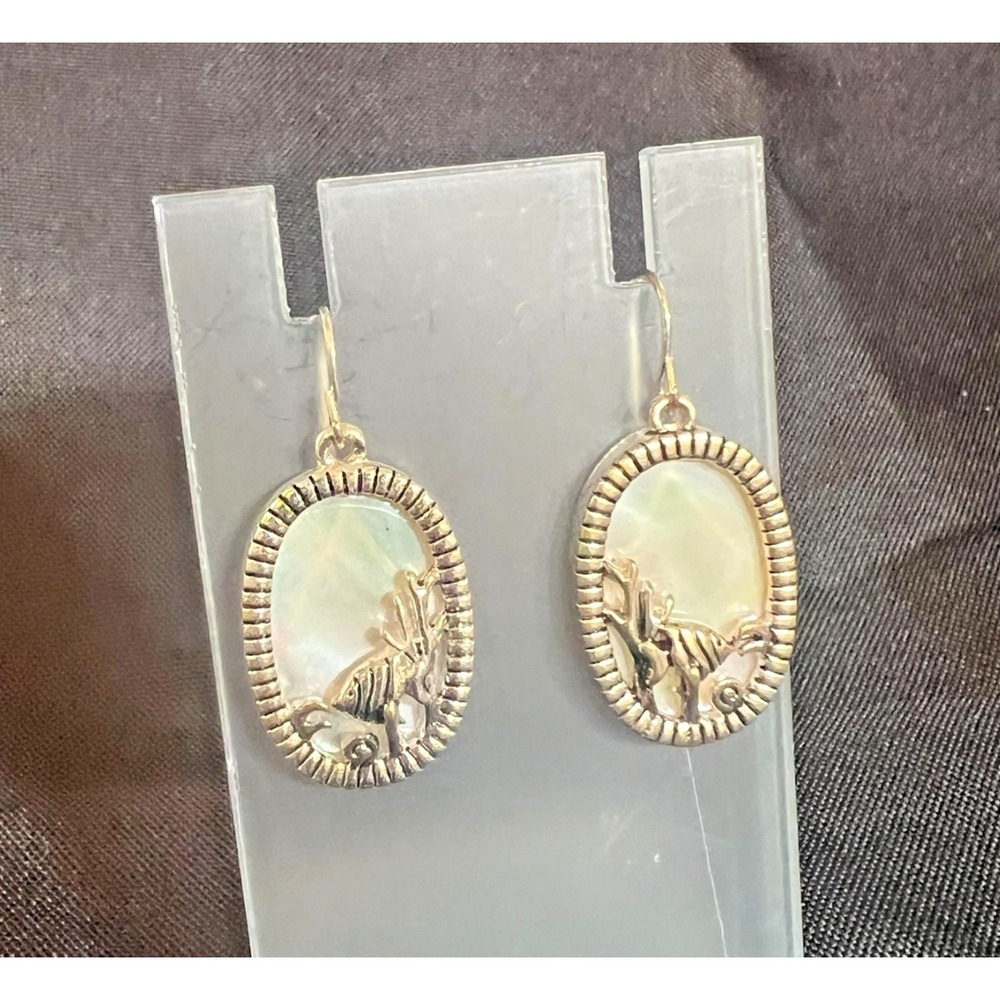 Artisan Mother Of Pearl Sea Life Earrings Vintage Style Oval Dangle Boho Coastal - Picture 7 of 9